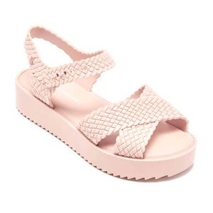 Melissa hotness + Salinas pink platform